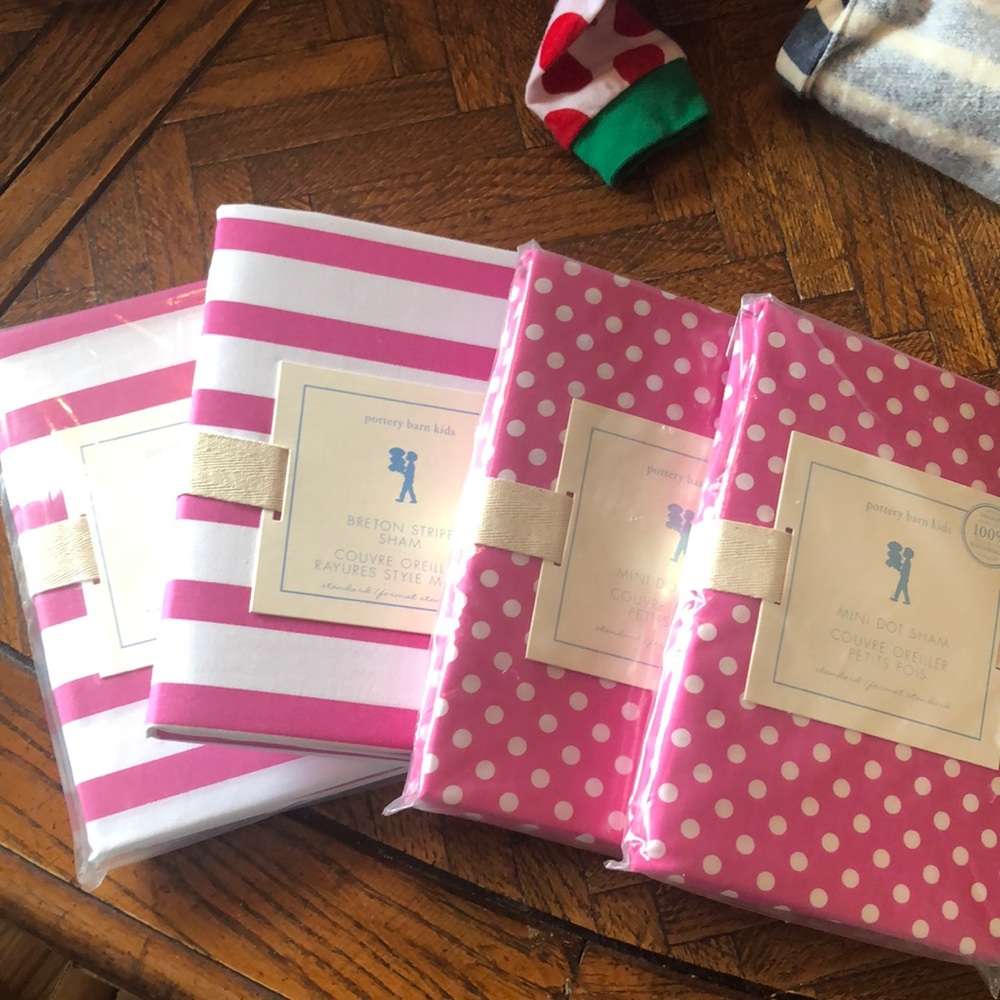 Set of 4 Pottery Barn pillow shams